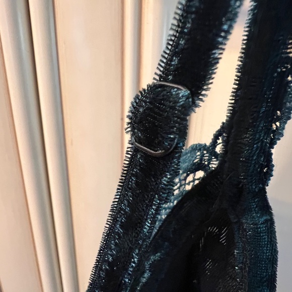 Velvet camisole with adjustable straps - Picture 4 of 4